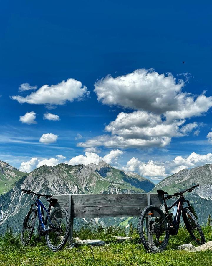 Hotel Haus St. Martin Klosterle am Arlberg Esterno foto
